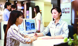 就診現場，高雄麗晶醫學美容整形外科診所