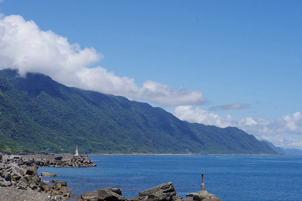 石梯漁港的大海