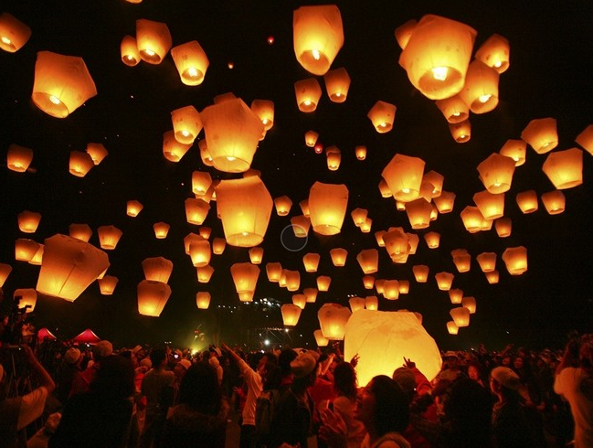 春節(jié)放天燈許愿