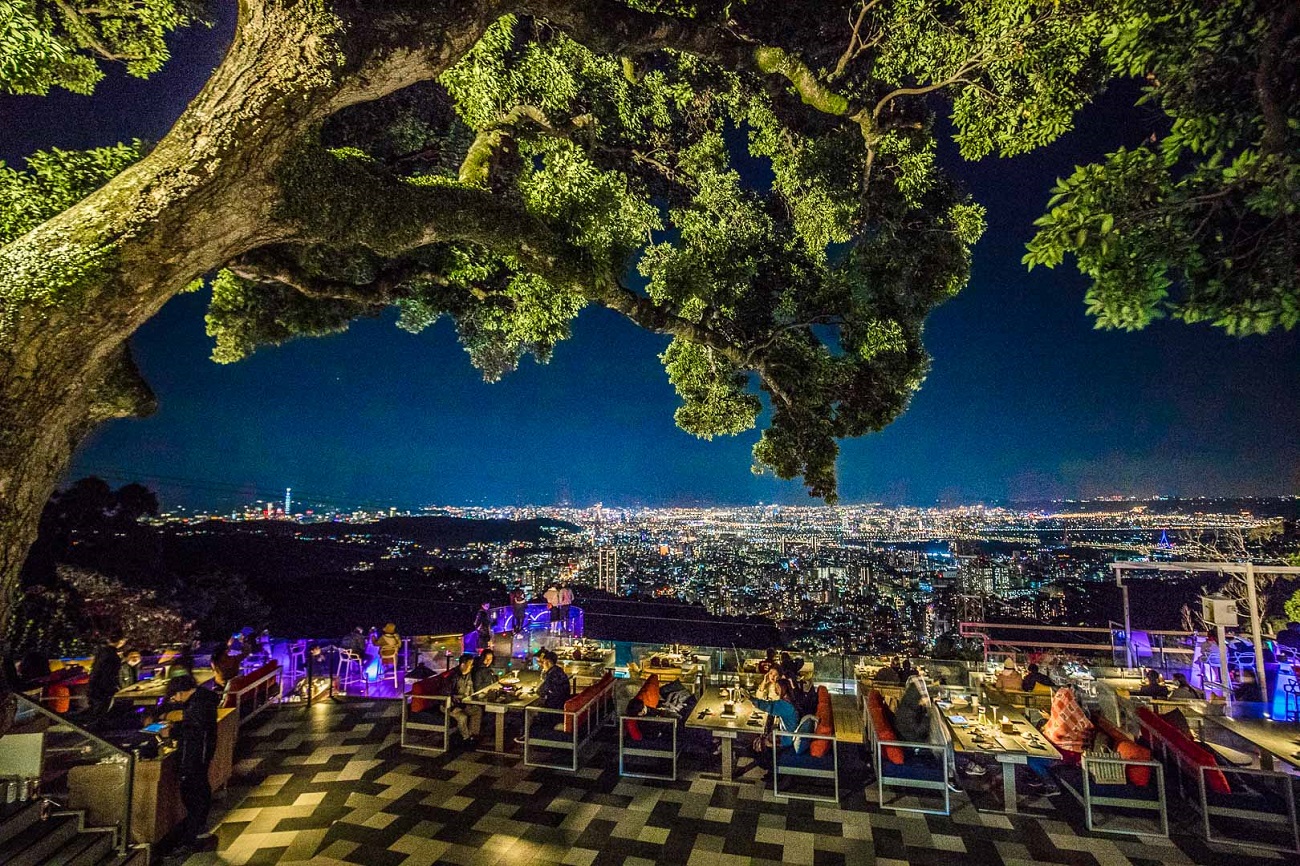 草山夜未眠<a href='http://www.foygypl.cn/lvyou/view/170' title='陽明山' style='color:blue;font-size:14px;'>陽明山</a>夜景餐廳