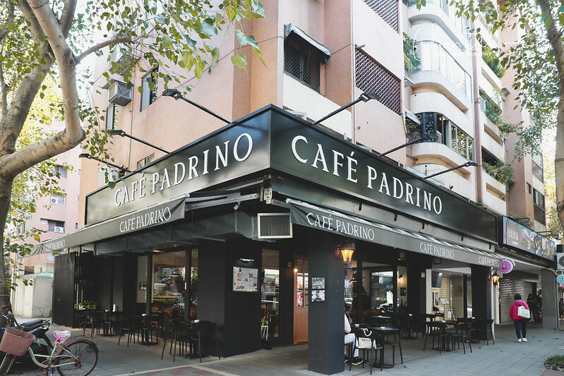 Cafe Padrino設(shè)計(jì)風(fēng)格走古典歐式路線